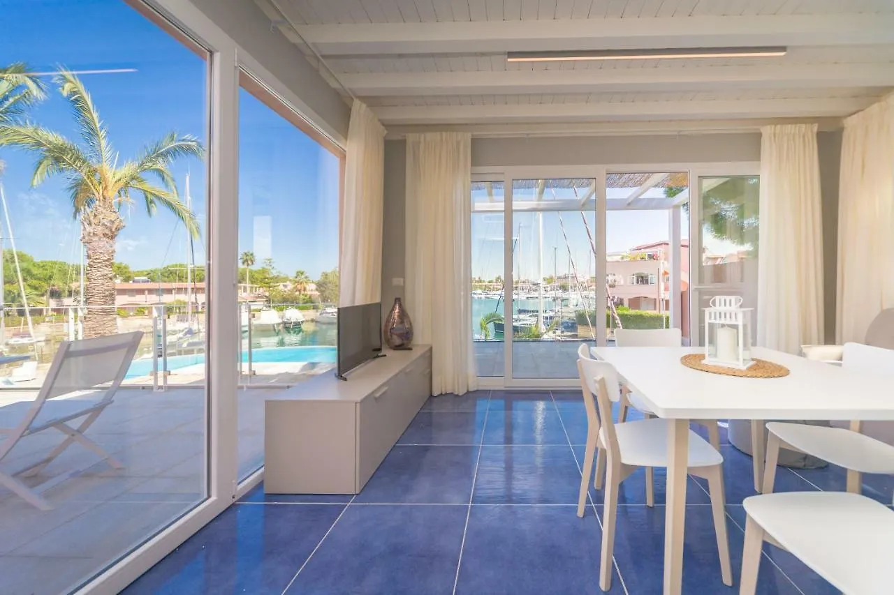 Residence Delfino, Portorosa フルナリ アパートホテル