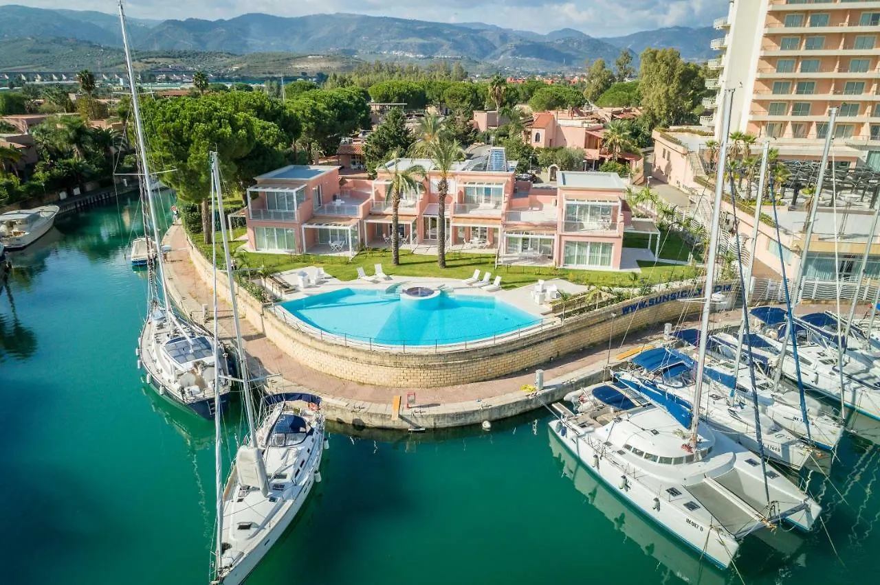 Aparthotel Residence Delfino, Portorosa Furnari Italy