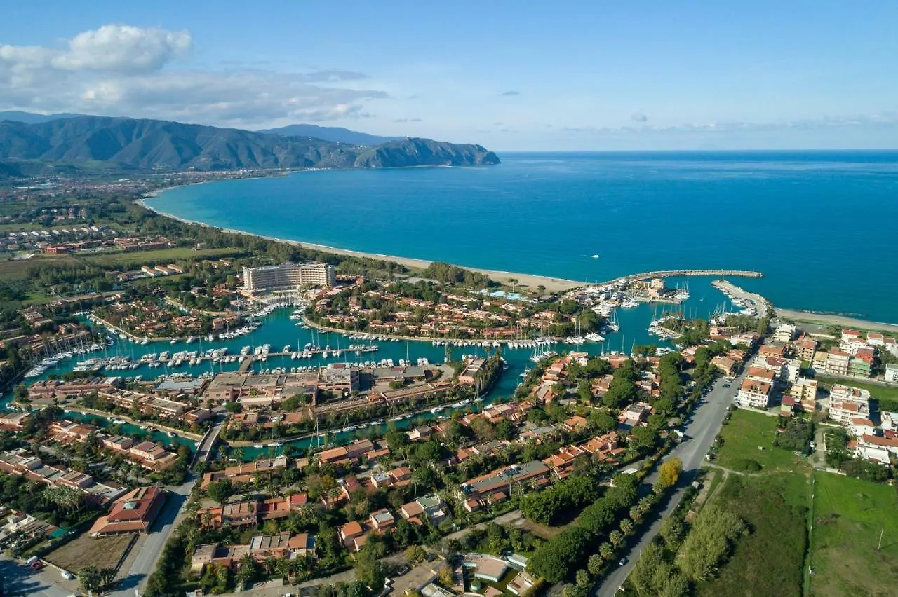 Aparthotel Residence Delfino, Portorosa Furnari