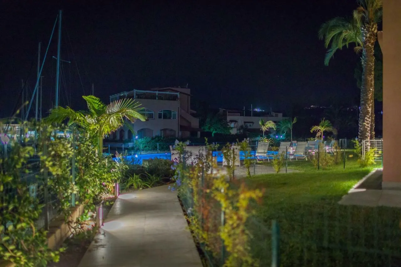 Residence Delfino, Portorosa Furnari Aparthotel