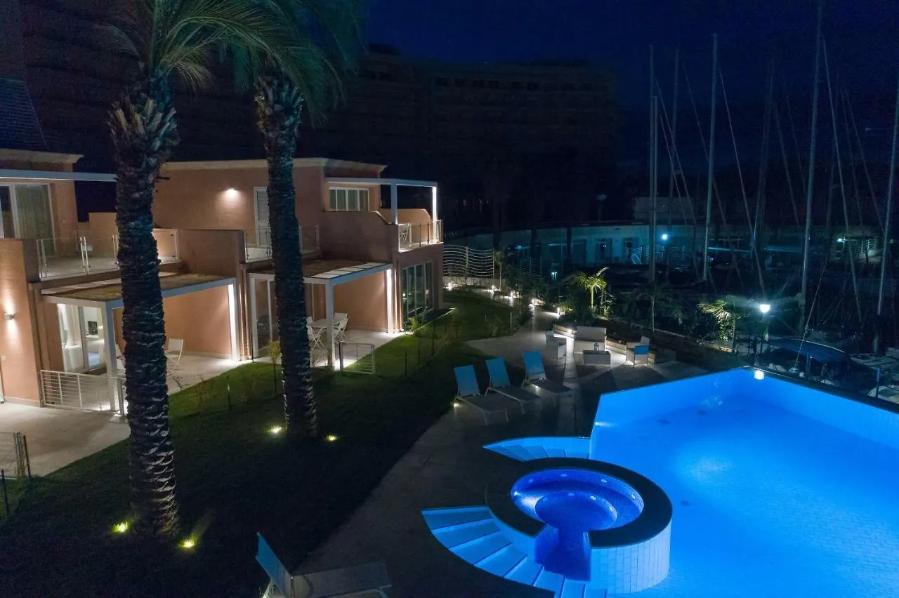 Aparthotel Residence Delfino, Portorosa Furnari Italy