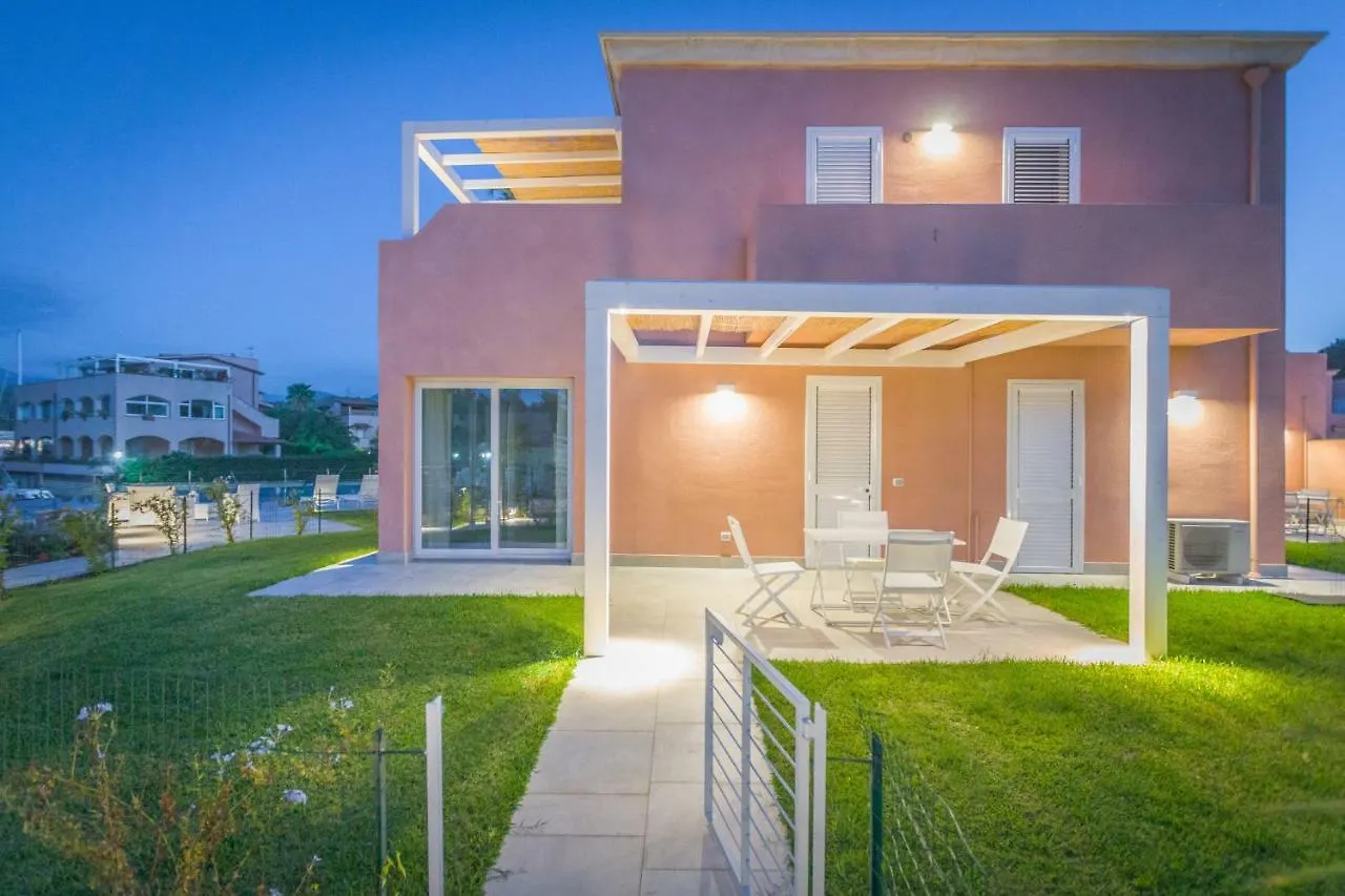 Residence Delfino, Portorosa Furnari Aparthotel